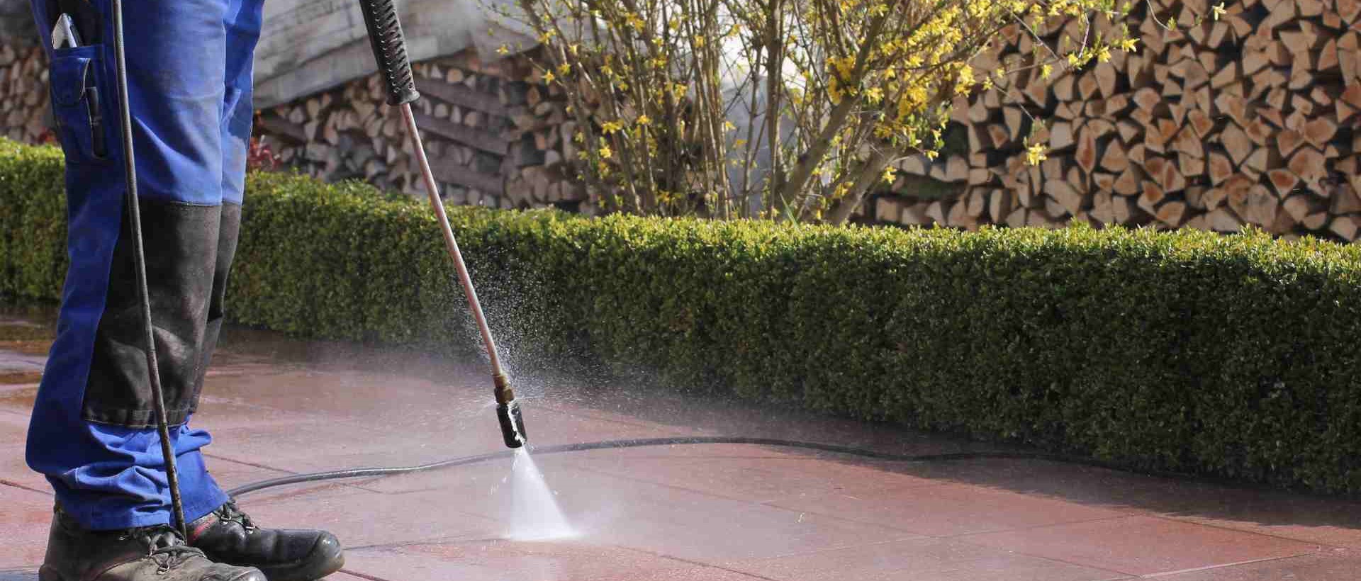 garden maintenance KT9